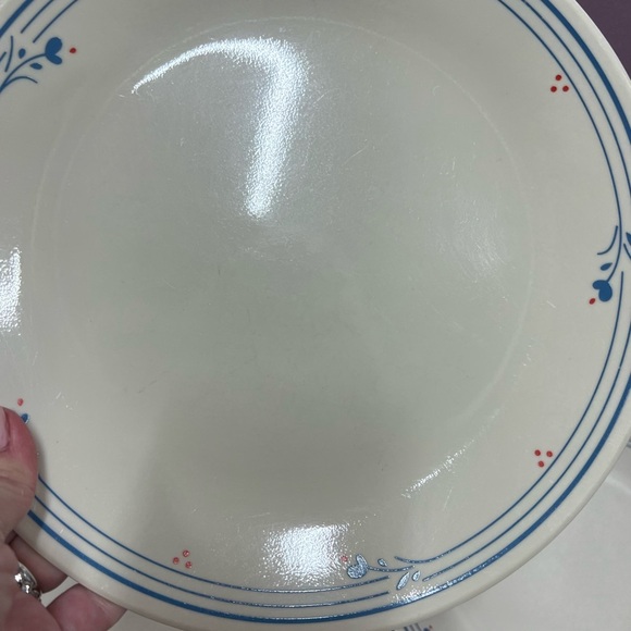 Corelle Cream and Blue Vintage Country Violets Corelle Dinner plates Set of 7 - Picture 8 of 16